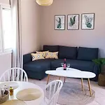 Διαμέρισμα Verano Oasis Apartment_near The Sea-free Parking *